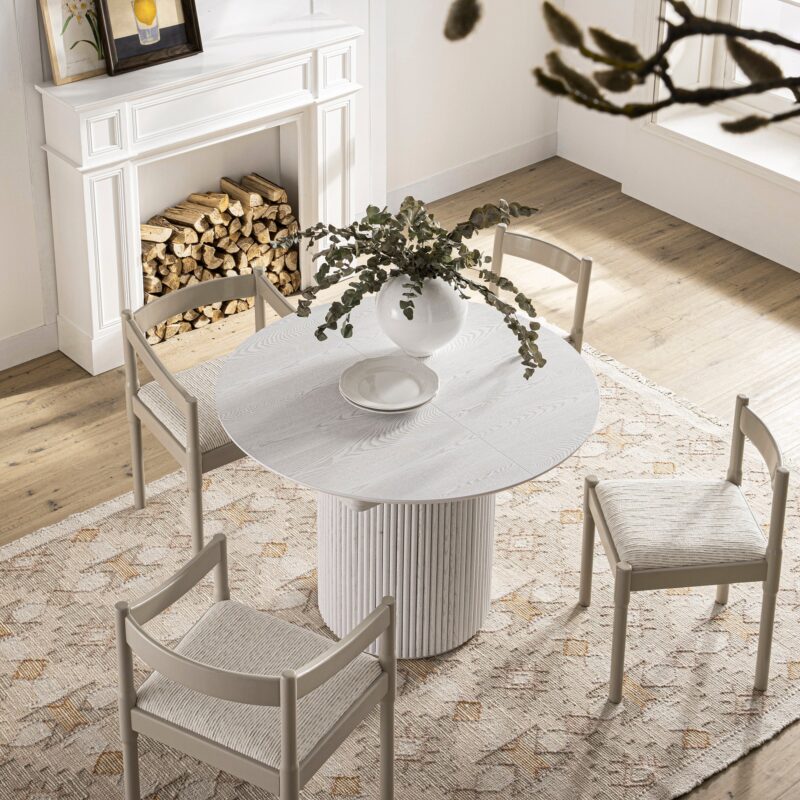 Maru Round 4-6 Seater Extending Oak Pedestal Dining Table, Washed White - Image 5