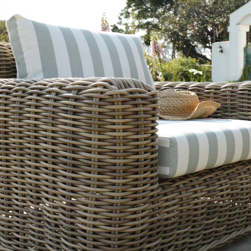 Bellagio Round Wicker Outdoor 1-Seater Sofa, Natural with Sage Stripes - Image 4