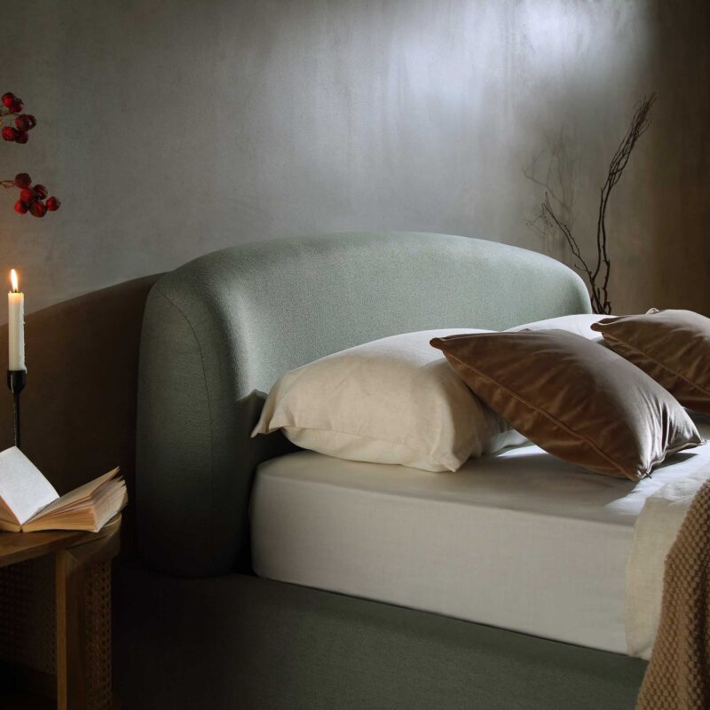 Constance Winged Headboard Ottoman Storage Bed, Olive Linen - Image 4